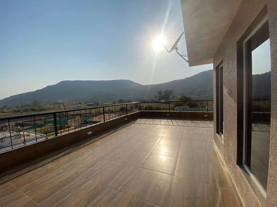 Mount Resorts Lonavala 5 Bhk Luxurious Villa With Private Pool And Full Size Cricket Football Turf Luaran gambar